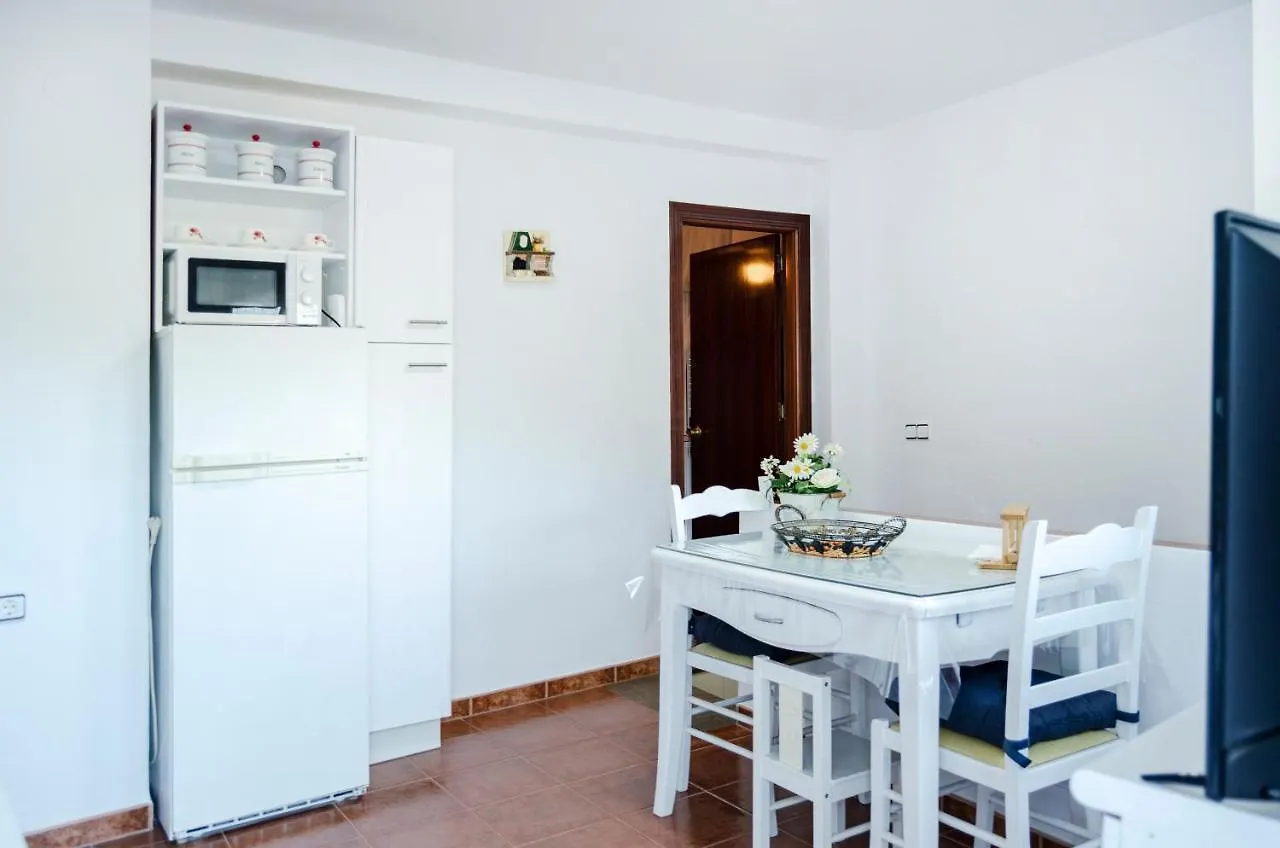 Alquiler Rural Cutar, Casa Robles Villa